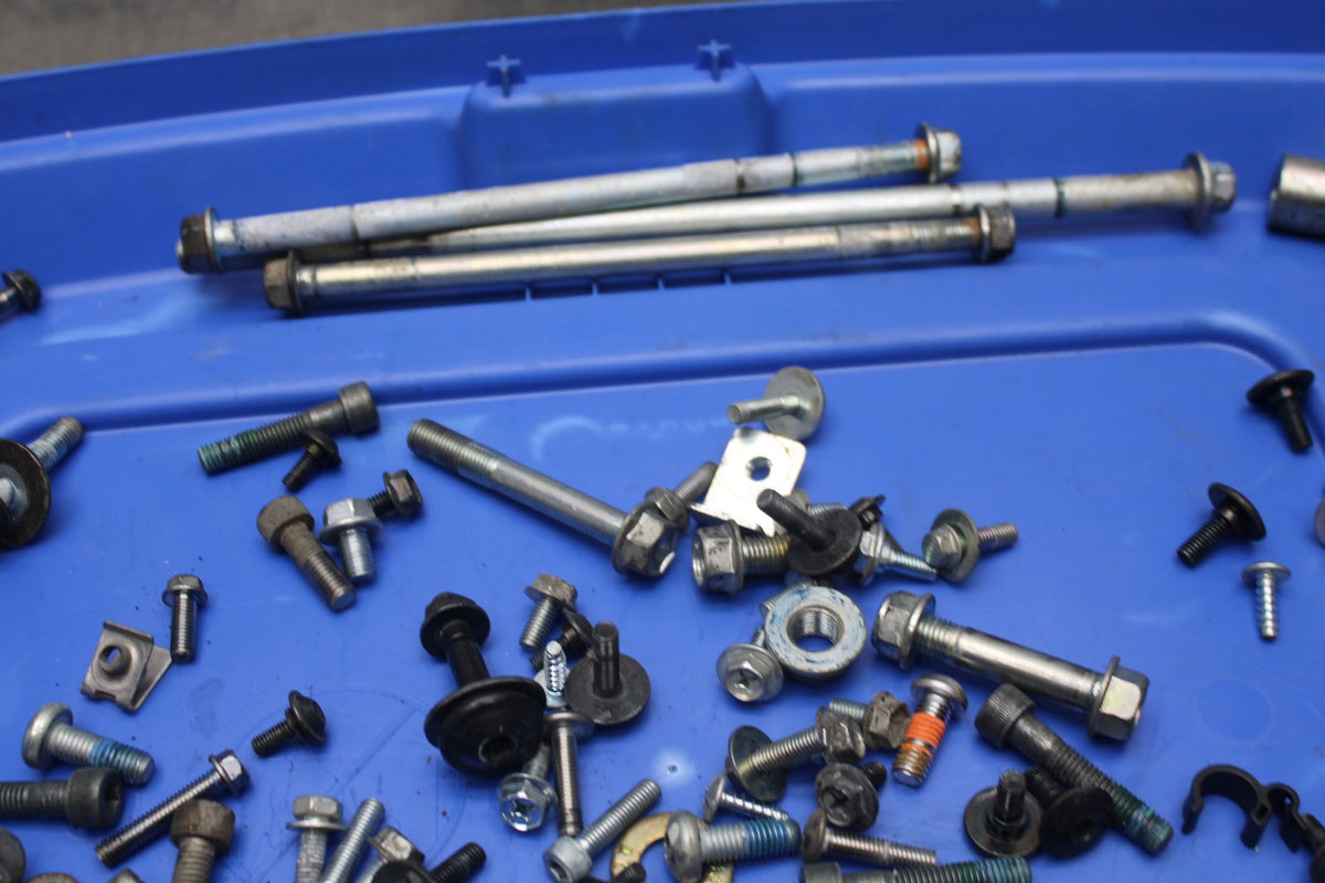 17-24 SUZUKI SV650 BOLTS HARDWARE MOTOR SCREWS BB829