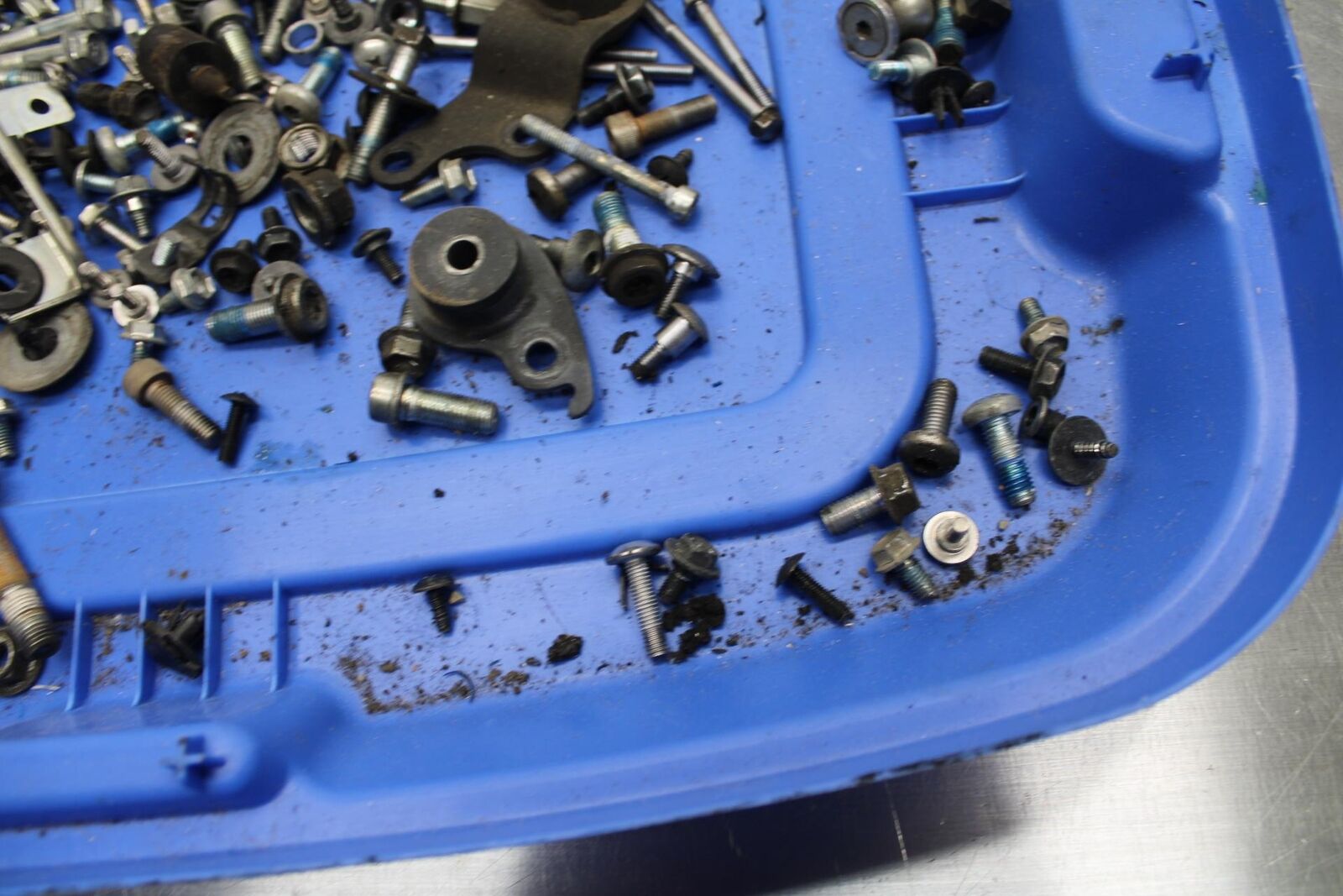 11-21 SUZUKI GSXR750 LEFTOVER MOUNTING BOLTS HARDWARE MOTOR SCREWS BB486