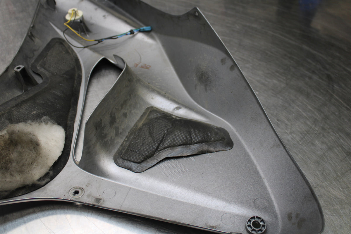 06-07 HONDA CBR1000RR RIGHT MID UPPER SIDE FAIRING COWL  BB166