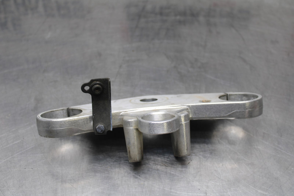 98 KAWASAKI NINJA ZX6 FORKS UPPER TRIPLE TREE CLAMP BB870