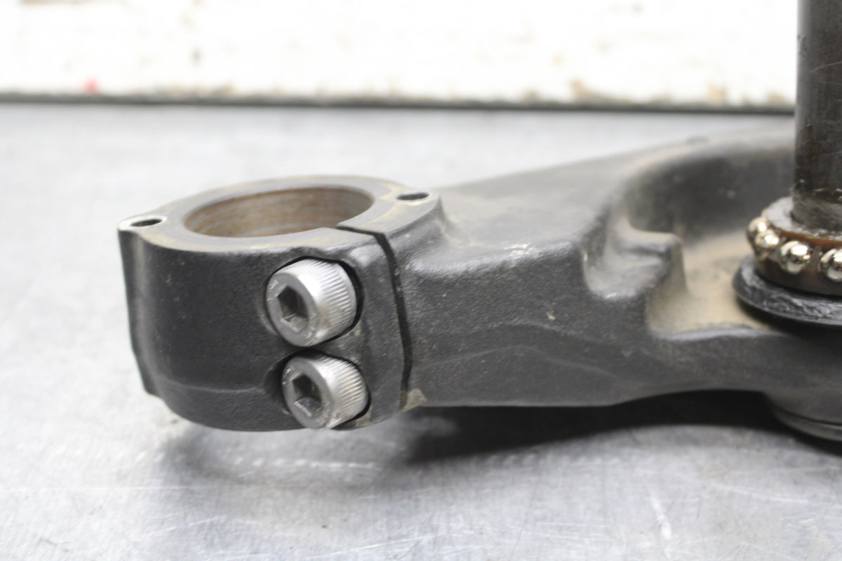 14-15 YAMAHA V STAR 1300 XVS1300CT TOURER FRONT FORK CLAMP LOWER TRIPLE BB722 