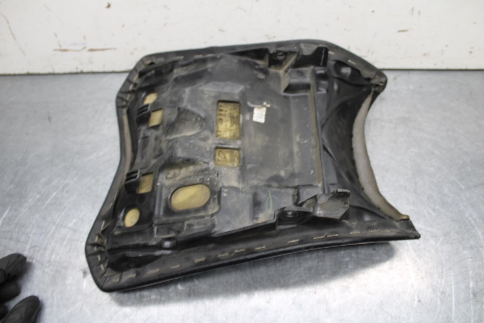 15-16 KAWASAKI EX300 FRONT DRIVERS SEAT PAD SADDLE PILLION BB635