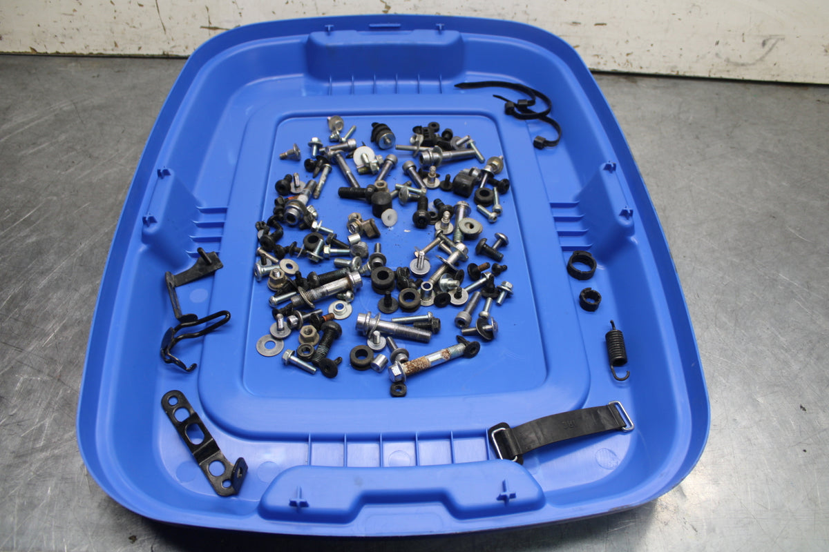 14-17 YAMAHA FZ09 MOUNTING BOLTS HARDWARE MOTOR SCREWS BB111
