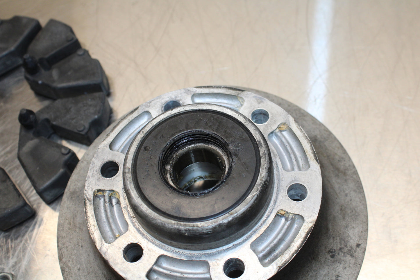 86 SUZUKI GS750ES REAR HUB & SHOCK DAMPERS CUSH ABSORBERS BB140