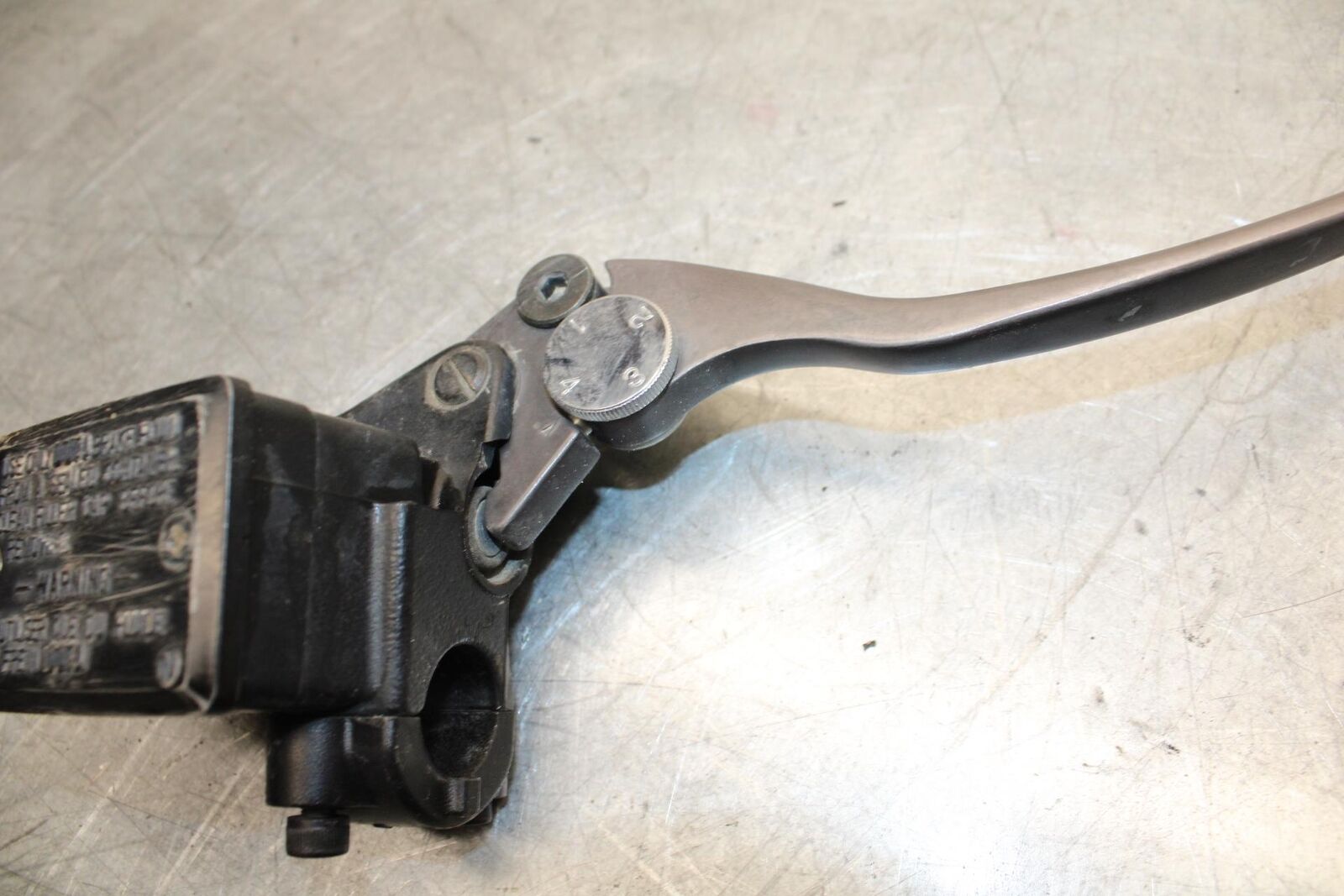 2001 Kawasaki Ninja ZX6 ZX600E FRONT BRAKE MASTER CYLINDER w/ LEVER BB547