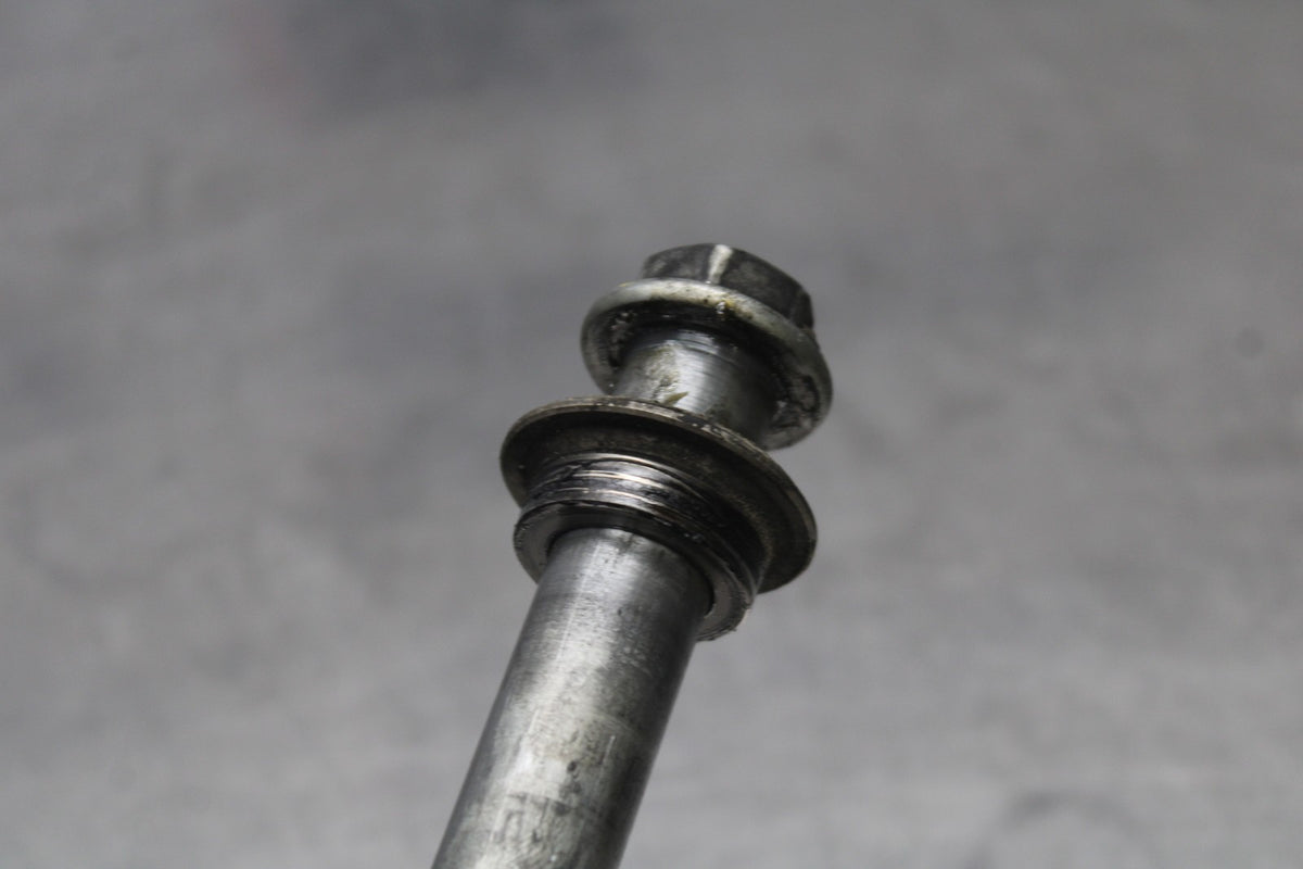 04-05 KAWASAKI NINJA ZX10R FRONT WHEEL RIM AXLE PIVOT BOLT BB931