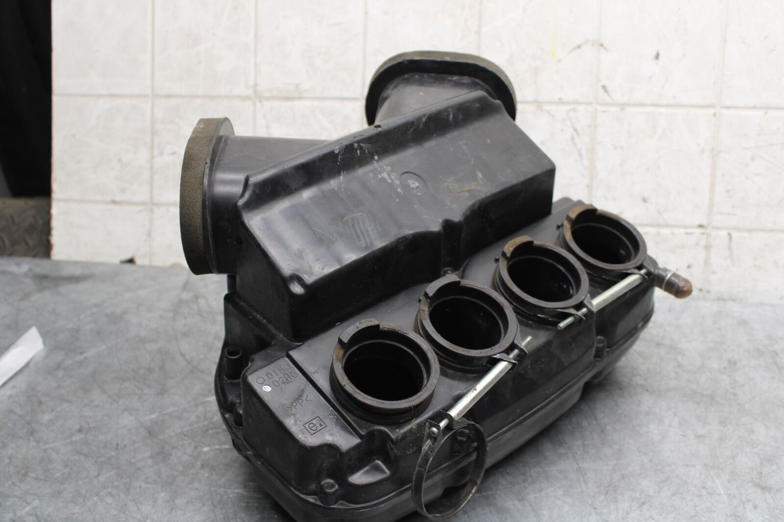 06-07 SUZUKI GSXR600 AIRBOX AIR INTAKE FILTER BOX FILTER BB543