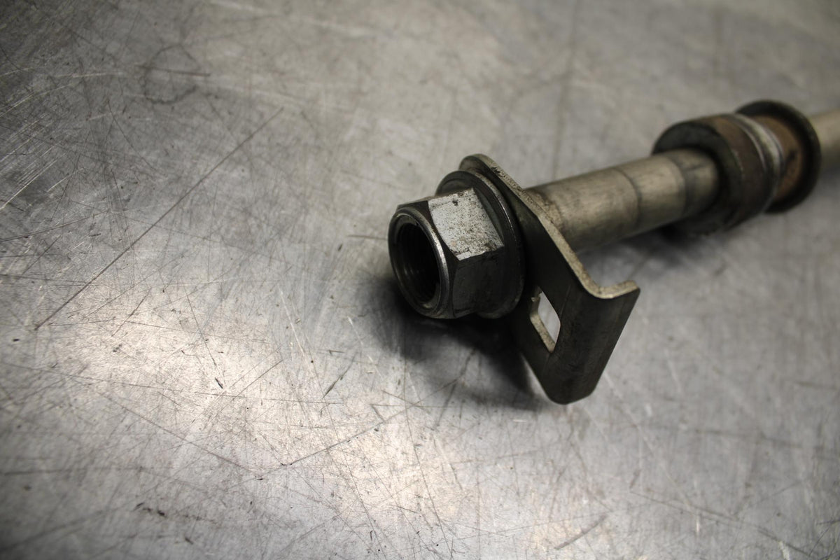 07-12 SUZUKI BANDIT GSF 650 F GSX650F REAR AXLE WHEEL RIM PIVOT BOLT AXEL  BB90