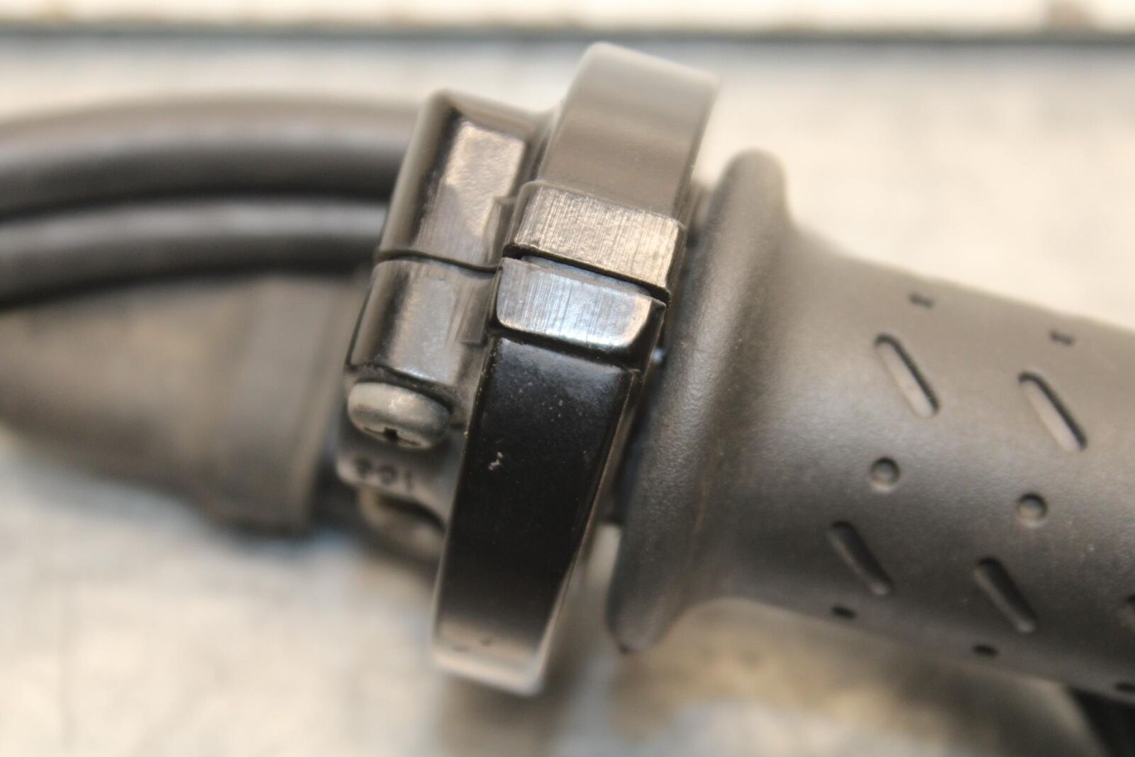 08-11 TRIUMPH SPEED TRIPLE RIGHT THROTTLE GRIP CABLE BB102