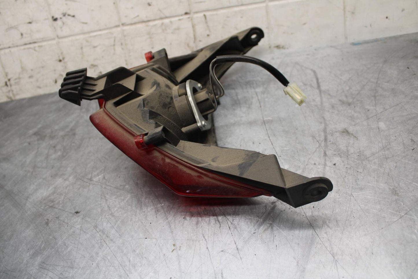 2016 Suzuki Bandit  GSF1250SA ABS REAR TAIL TAILLIGHT BACK BRAKE LIGHT BB509