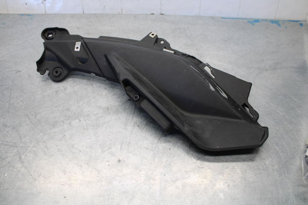 17-18 YAMAHA YZF R3 PLASTIC LEFT INNER FAIRING COWL PANEL TRIM  BB438 