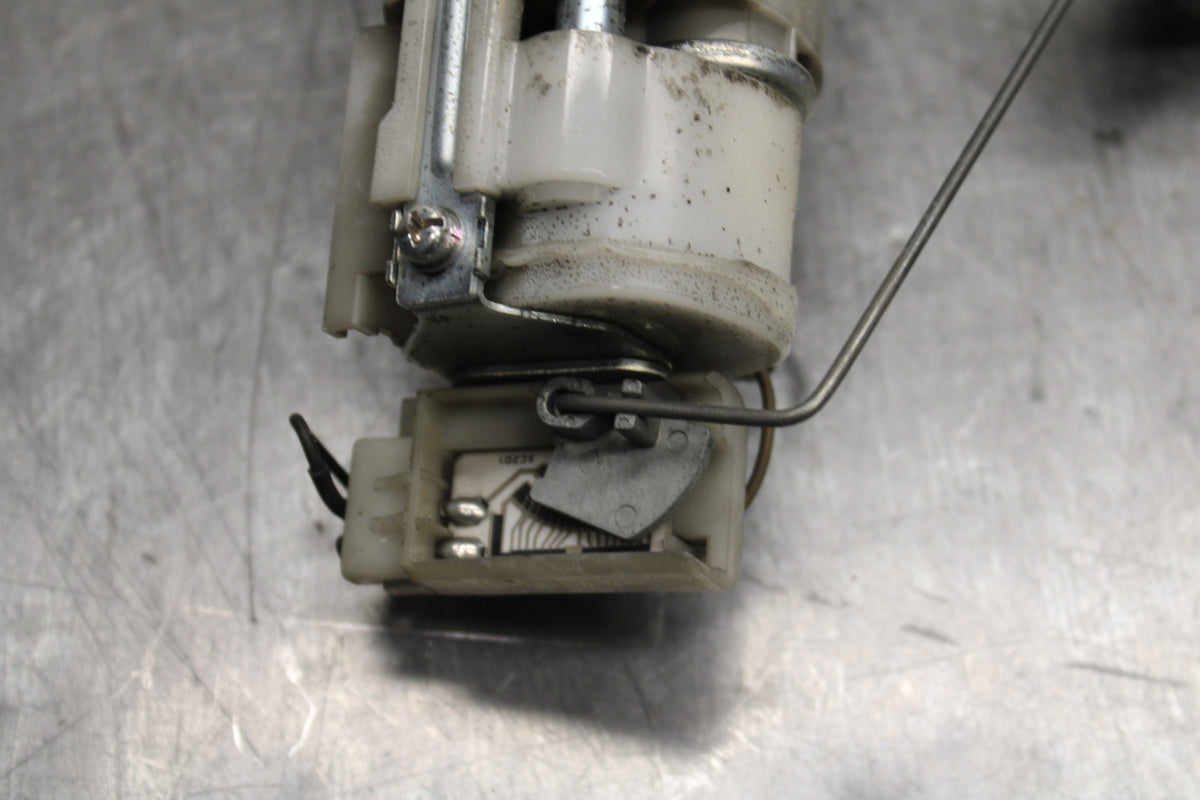 09-11 SUZUKI GSXR1000 FUEL PUMP GAS PETROL SENDER UNIT BB125