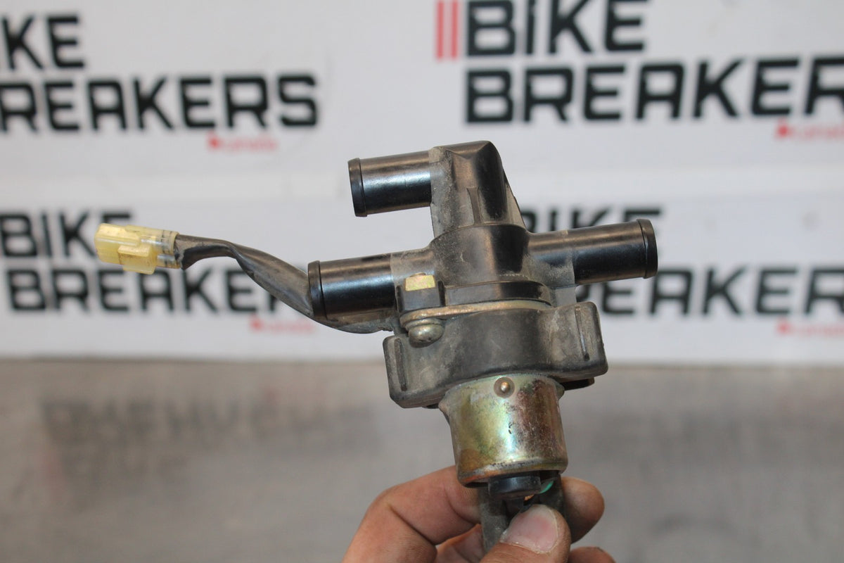 05 YAMAHA YZF R6 AIR VALVE SOLENOID TOP ENGINE SWITCH SENSOR BB894