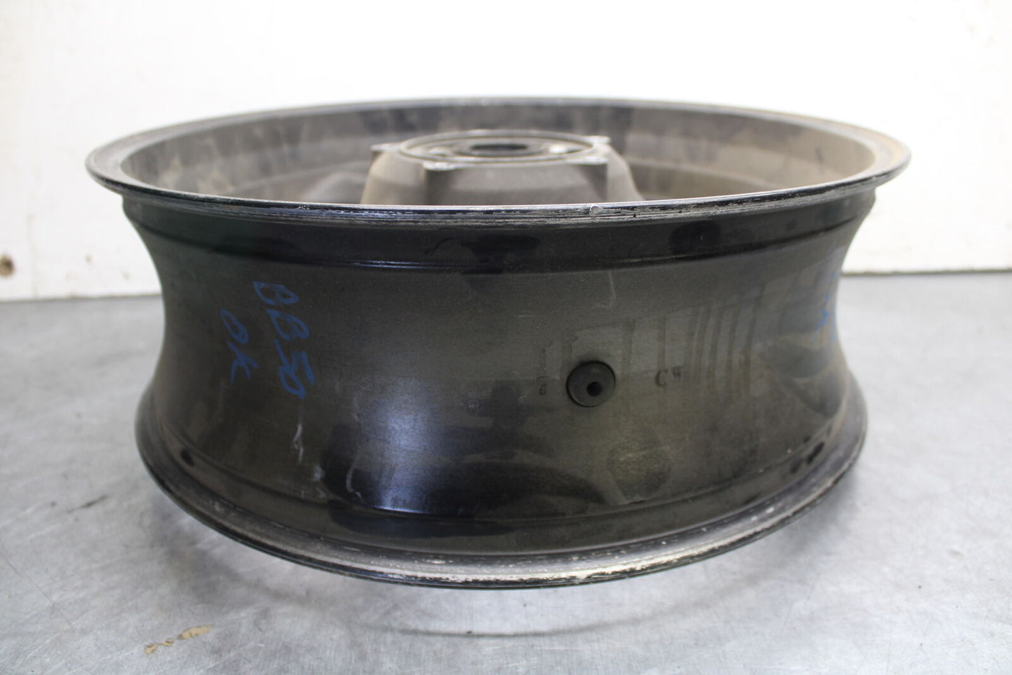 06-07 SUZUKI BANDIT 1200S ABS REAR WHEEL BACK RIM BB50