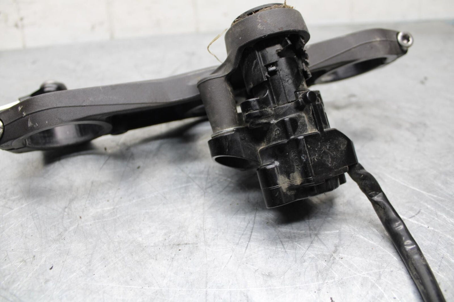 11-15 KAWASAKI ZX1000R FORKS UPPER TRIPLE TREE CLAMP STEERING DAMPER BB445