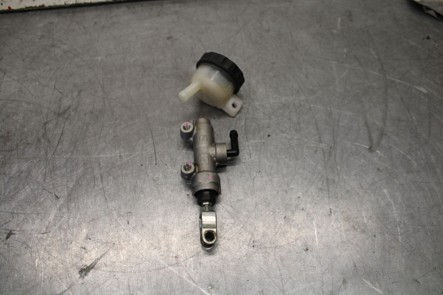 12-17 KAWASAKI ER-6N Z650 REAR BACK BRAKE MASTER CYLINDER W RESERVOIR BB709