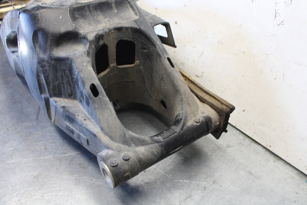 06-07 SUZUKI GSXR 600 REAR SWINGARM BACK SUSPENSION SWING ARM BB694