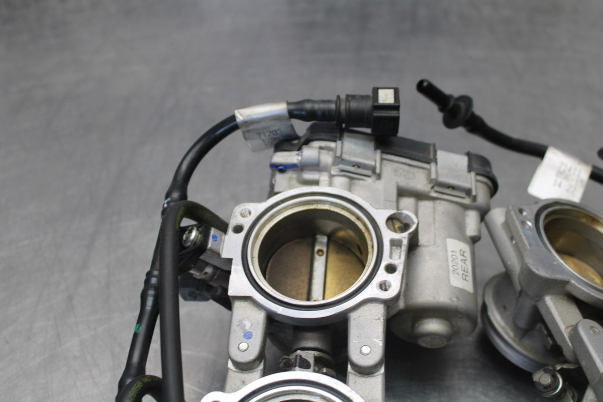 16 APRILIA TUONO V4 1100 MAIN FUEL INJECTORS / THROTTLE BODIES BB905
