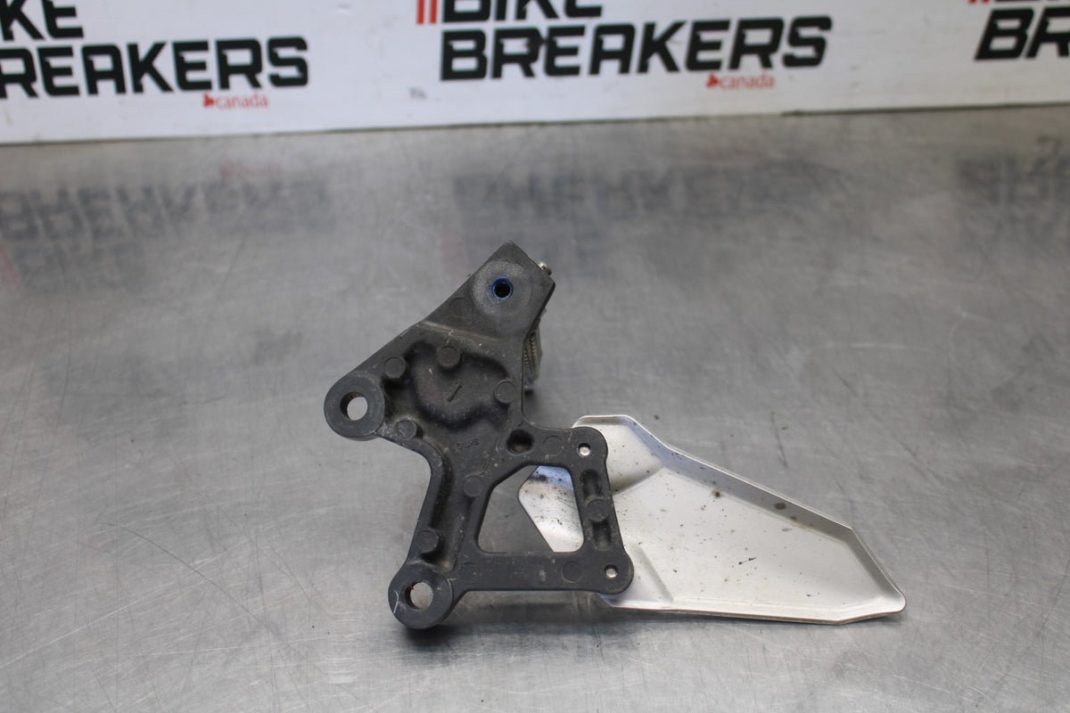 23-26 KAWASAKI NINJA ZX4RR LEFT REARSET REAR SET DRIVER FOOT PEG REST STOP BB898