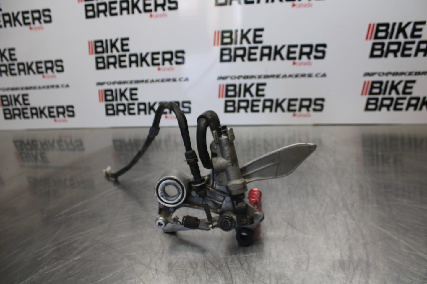 98-05 HONDA SUPER HAWK 1000 VTR1000F RIGHT REARSET REAR SET FOOT PEG REST BB152