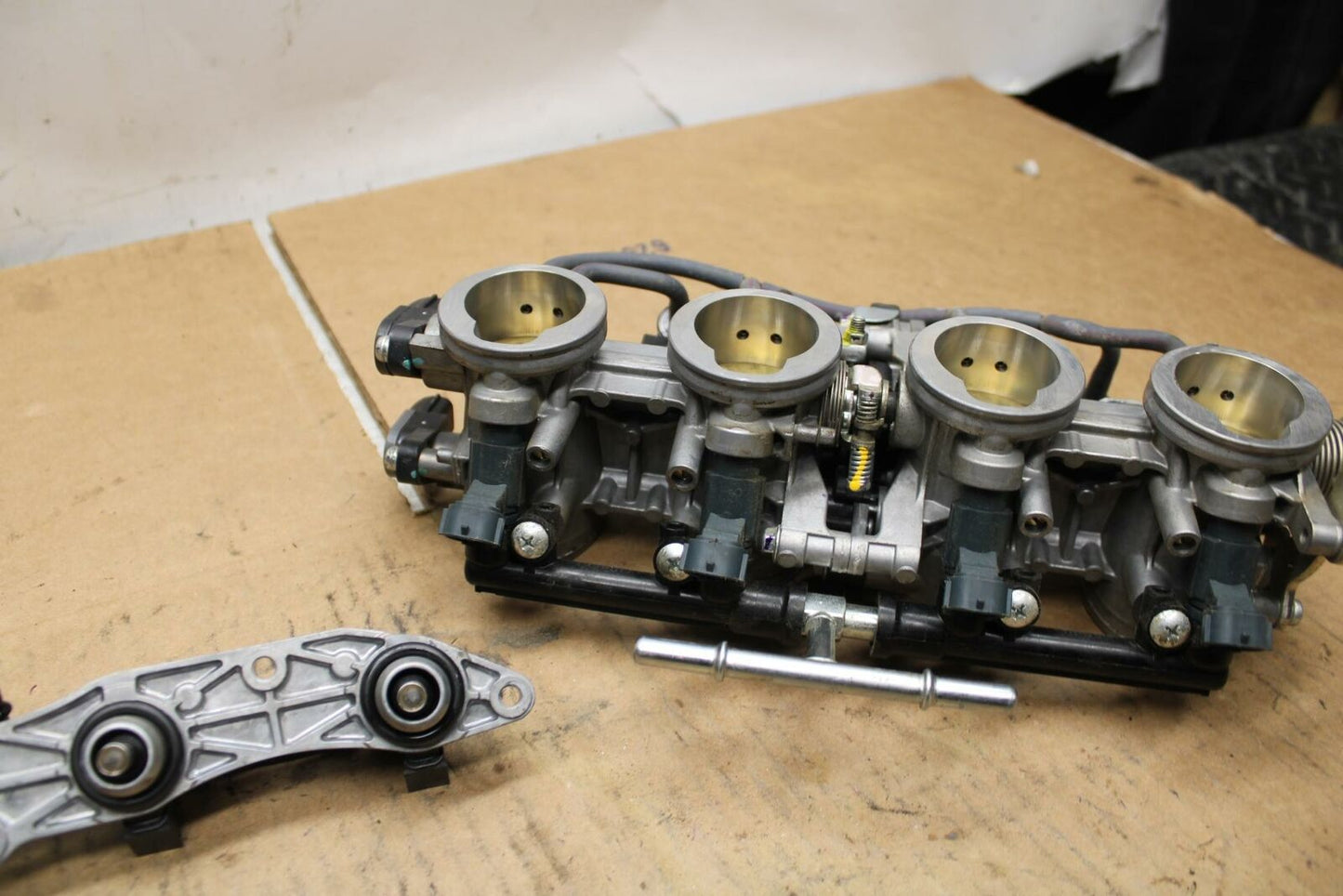 09-12 KAWASAKI NINJA ZX6R MAIN FUEL INJECTORS / THROTTLE BODIES BB383