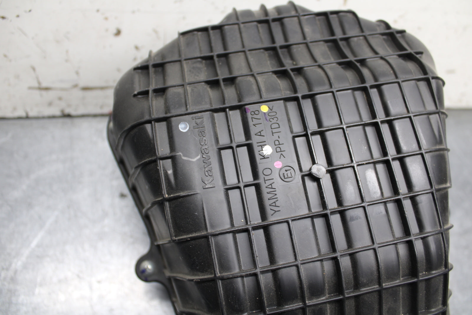 24 KAWASAKI NINJA 500 ABS AIRBOX AIR INTAKE FILTER BOX BB744