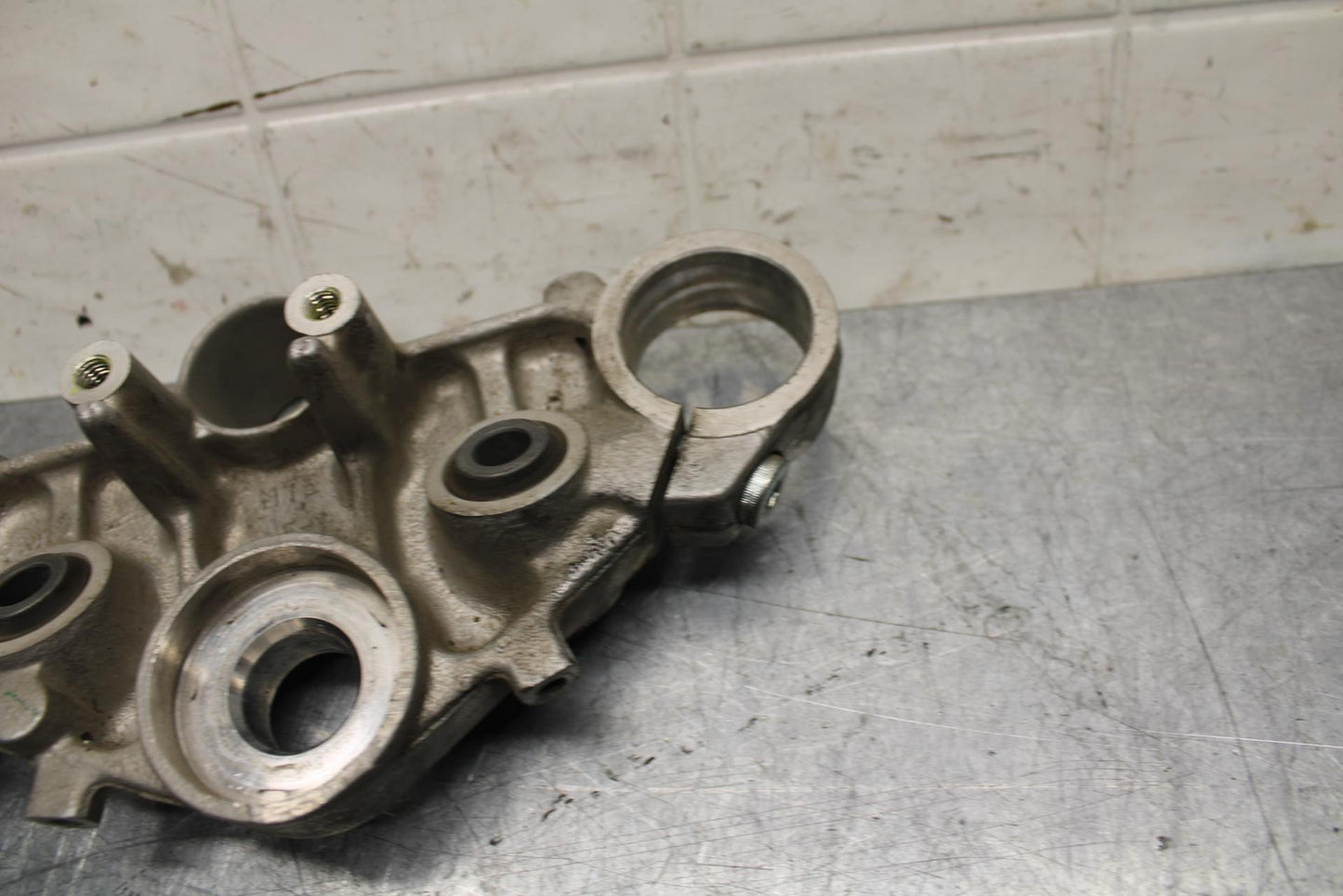 2001 Honda ST1100 FORKS UPPER TRIPLE TREE CLAMP BB77