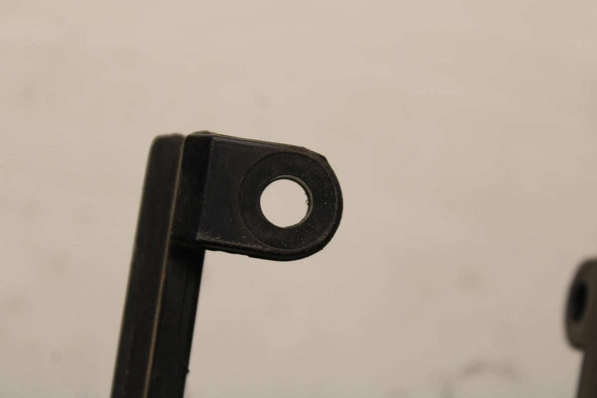 11-23 SUZUKI GSXR 750 SWINGARM CHAIN BUFFER SLIDER GUIDE BB630