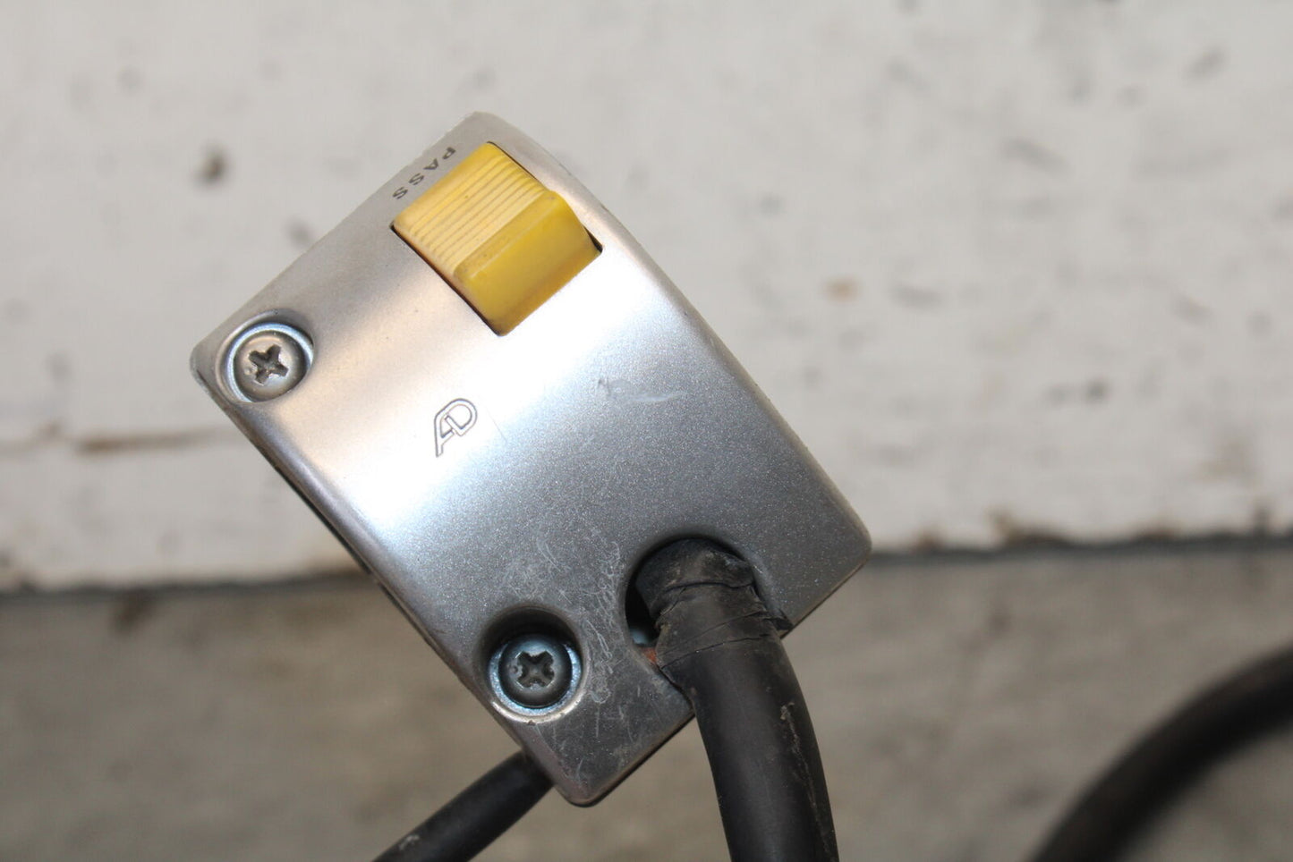 05-09 SUZUKI BOULEVARD C90 LEFT CLIP ON HANDLE HORN SIGNALS SWITCH BB692