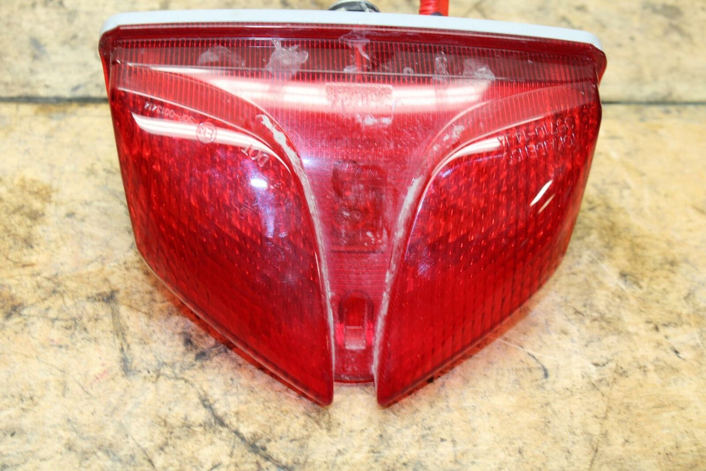 11-21 SUZUKI GSXR600 REAR TAIL TAILLIGHT BACK BRAKE LIGHT BB346