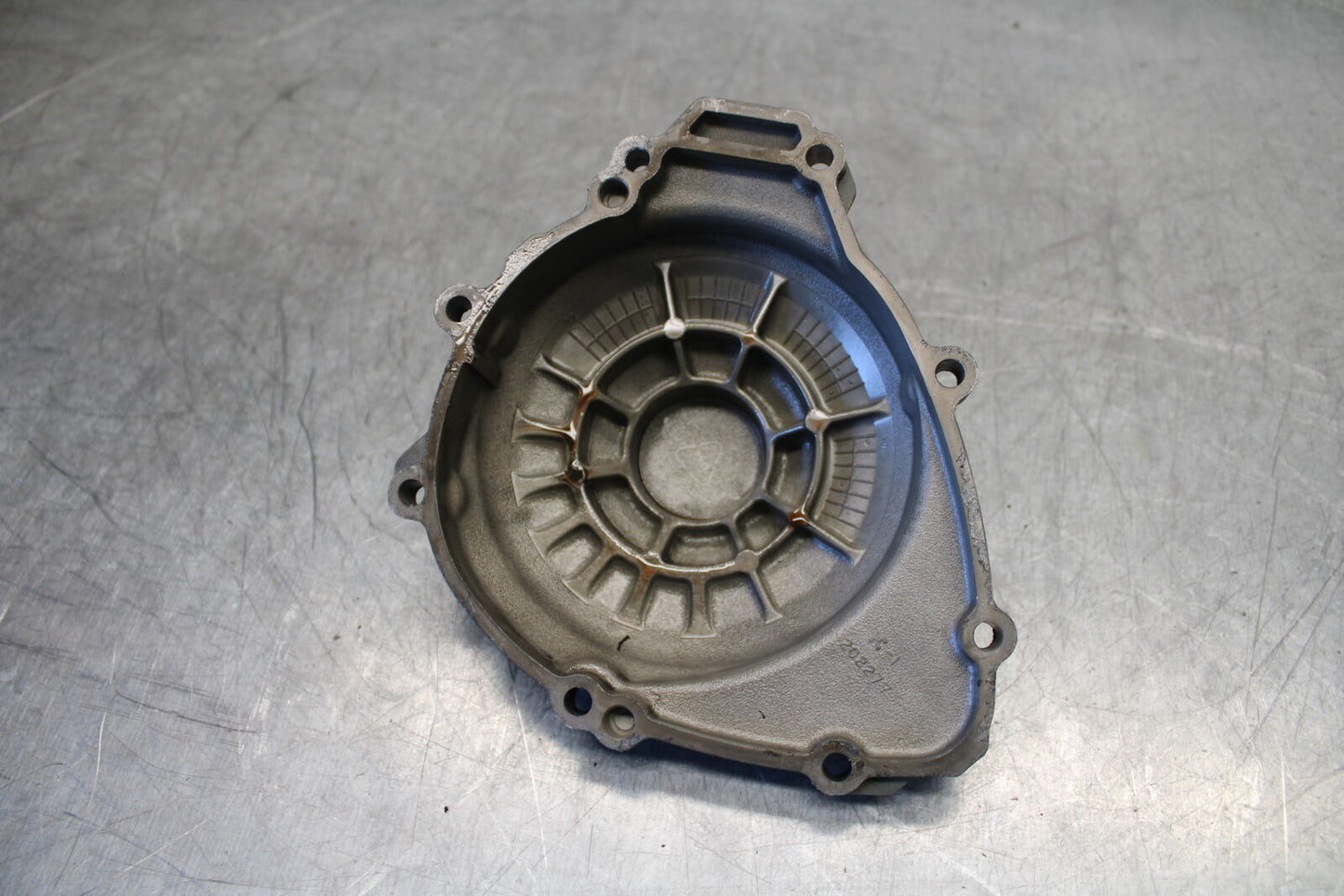 09-14 YAMAHA YZF R1 STATOR MAGNETO ALTERNATOR GENERATOR COVER BB696