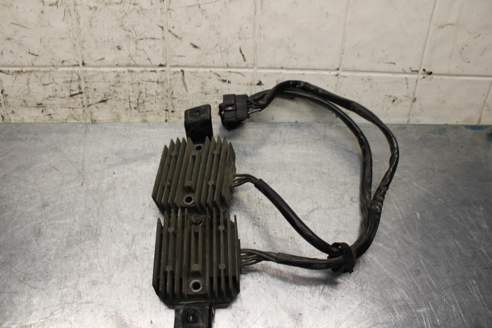 2005 Kawasaki Vulcan 1600 VN1600A Classic RECTIFIER VOLTAGE REGULATOR BB574