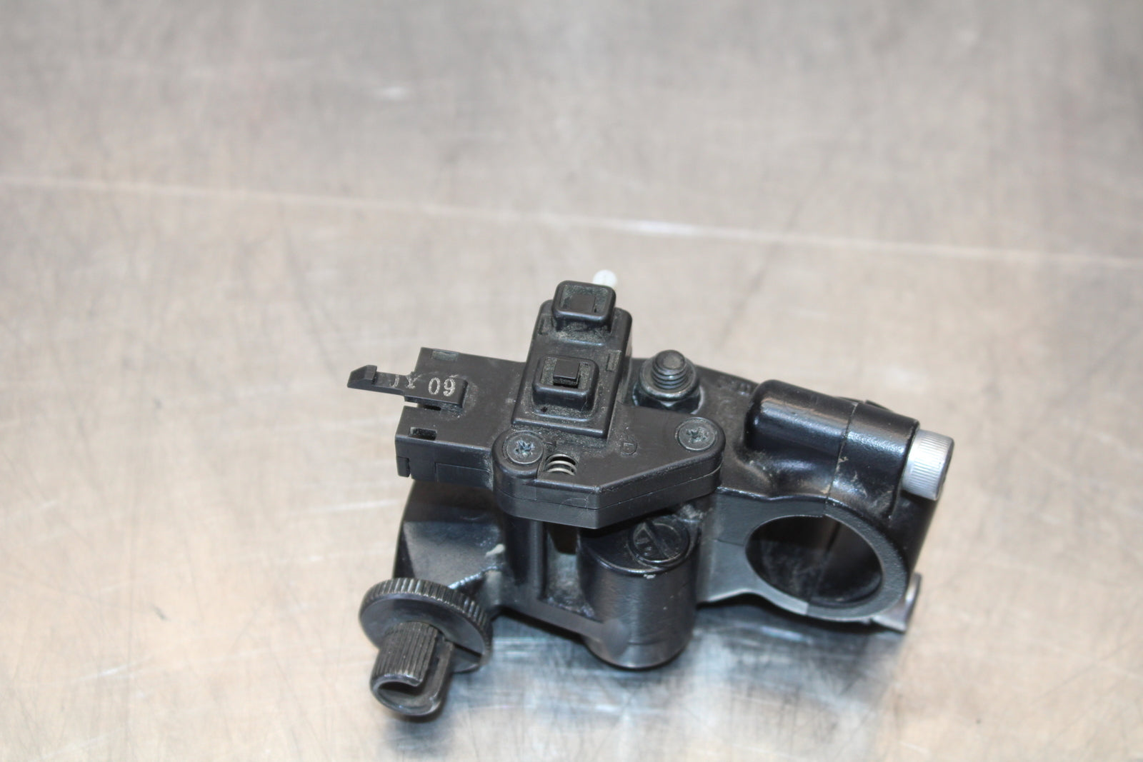 21 KAWASAKI NINJA ZX6R CLUTCH LEVER PERCH MOUNT BRACKET BB647