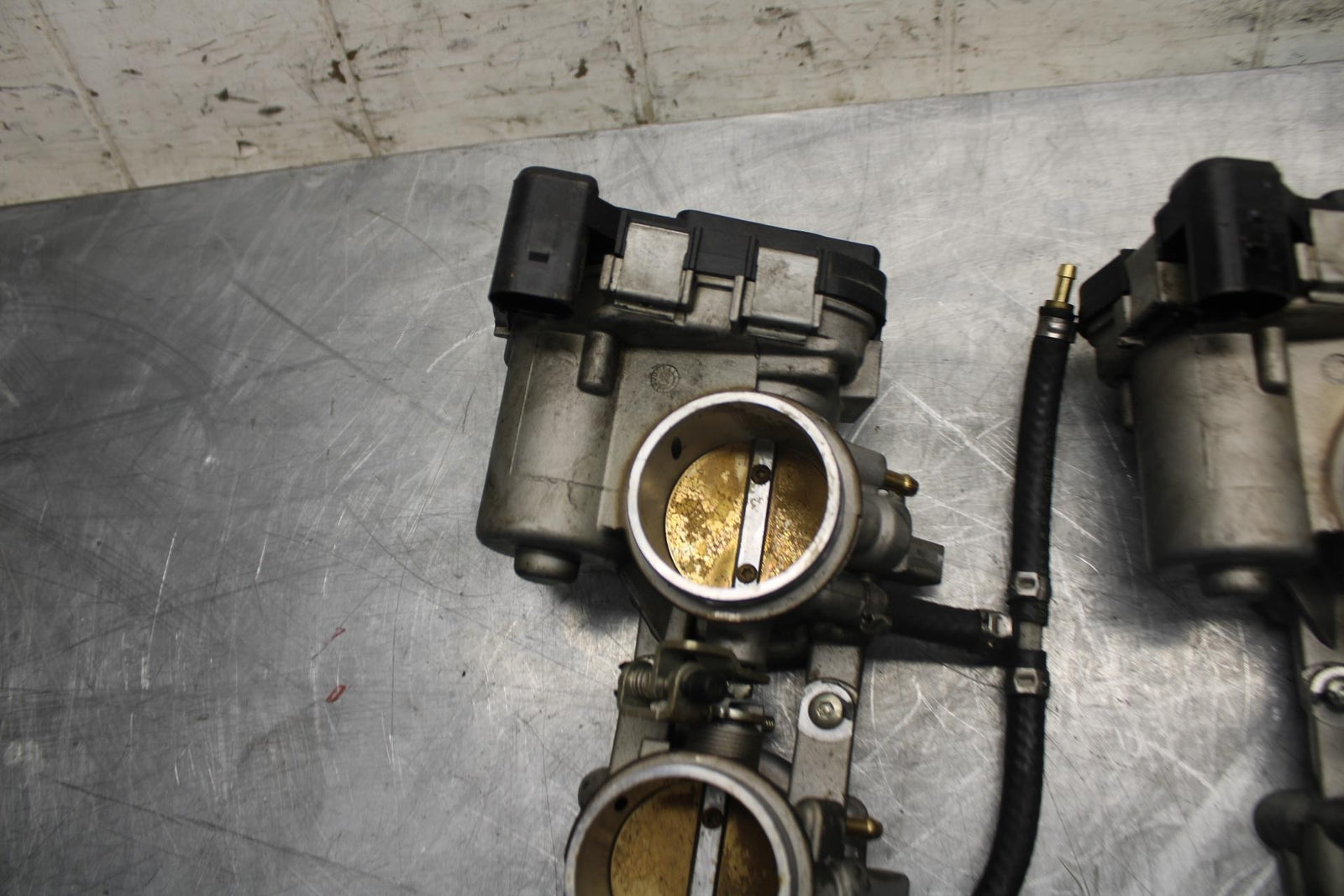 2010 Aprilia RSV1000R MAIN FUEL INJECTORS / THROTTLE BODIES BB513