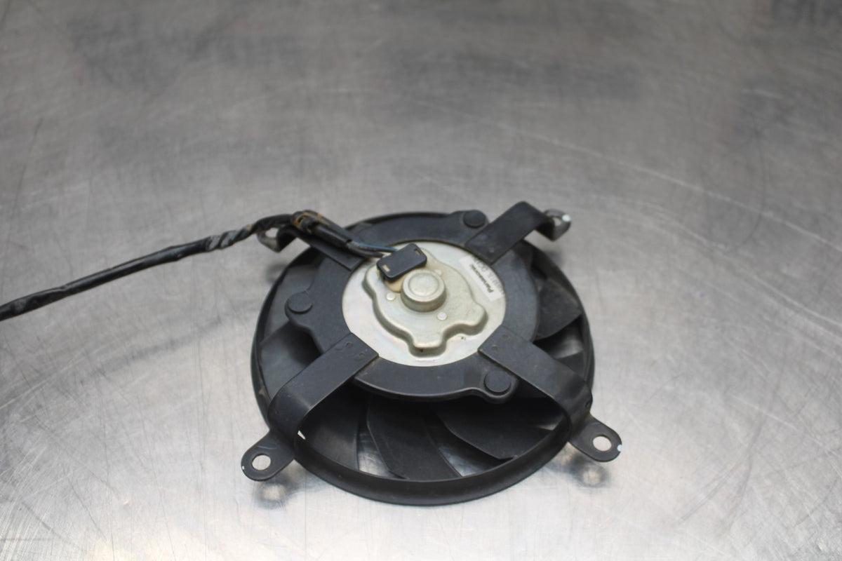 06 KAWASAKI VULCAN 900 ENGINE RADIATOR COOLING FAN BB799