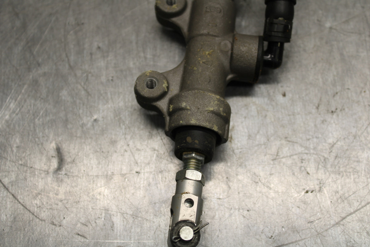 08-16 YAMAHA YZF R6 REAR BACK BRAKE MASTER CYLINDER W RESERVOIR BB127