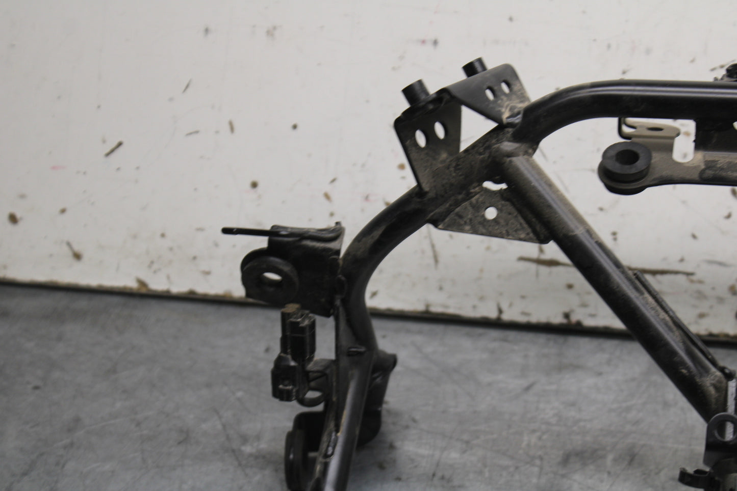 18-24 KAWASAKI NINJA 650 UPPER FAIRING MIRROR GAUGES STAY BRACKET BB725