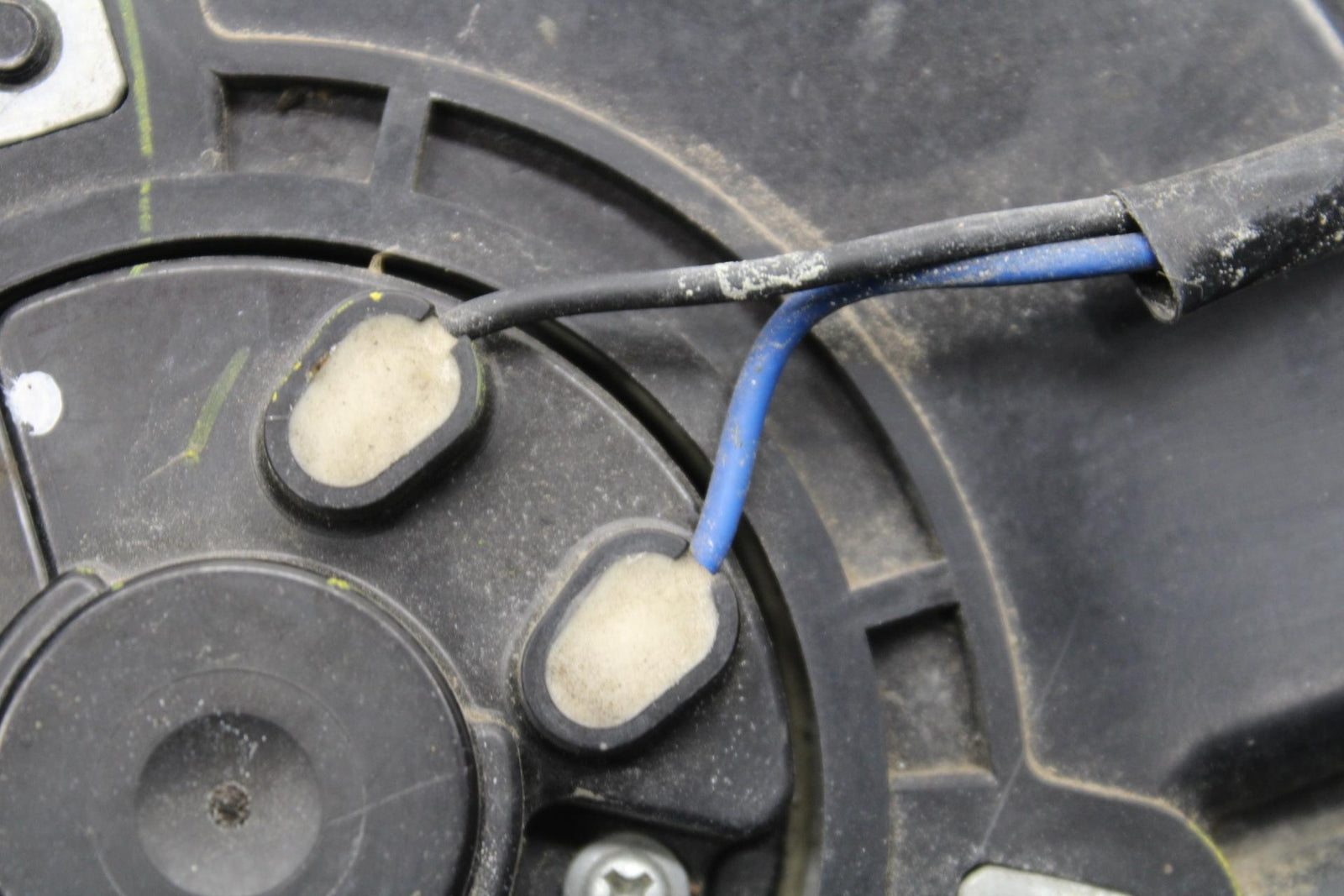 19-22 KAWASAKI Z400 ENGINE RADIATOR COOLING FAN BB586