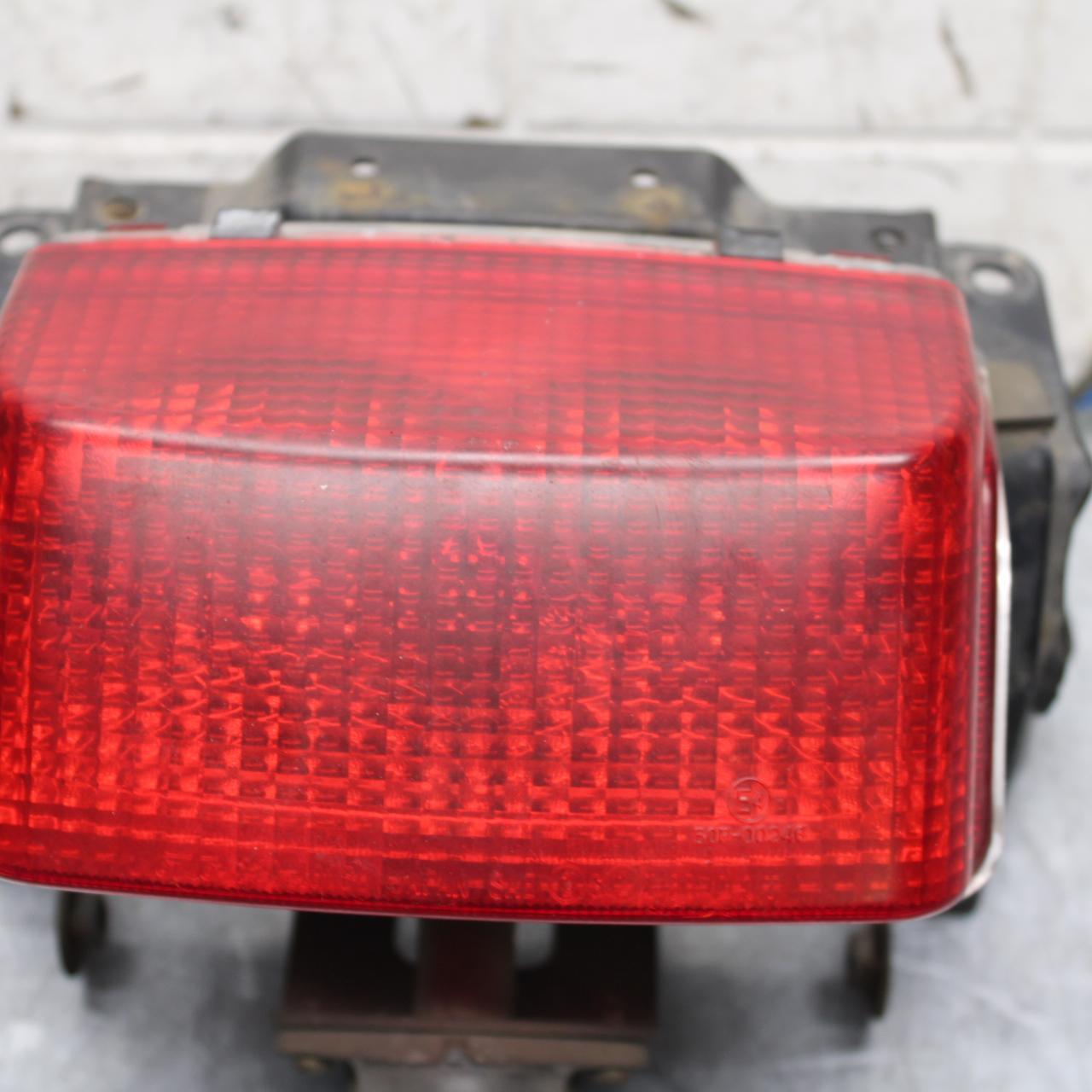 00-01 KAWASAKI ZZR600 REAR TAIL TAILLIGHT BACK BRAKE LIGHT BB568