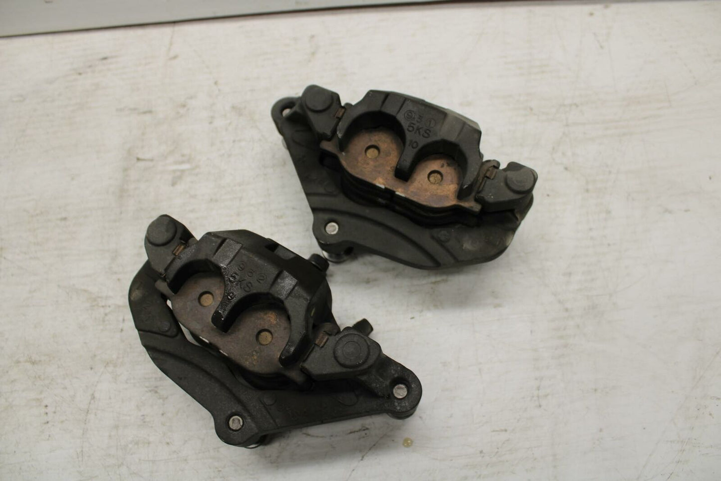 09 YAMAHA FZ6 RIGHT LEFT FRONT BRAKE CALIPER SET PAIR CALIPERS BB295