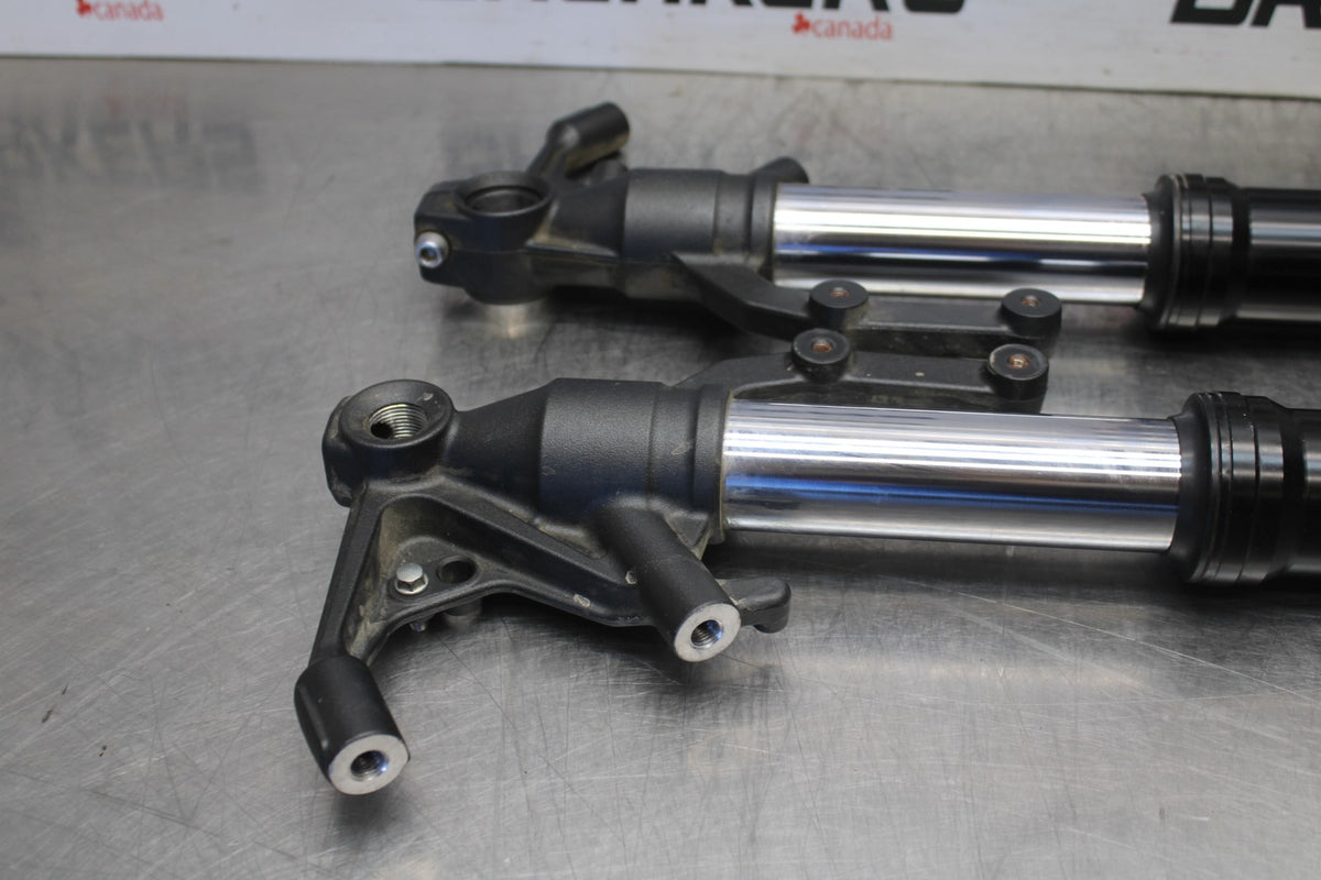 25 KAWASAKI Z900 FRONT FORKS SHOCK SUSPENSION SET PAIR BB928
