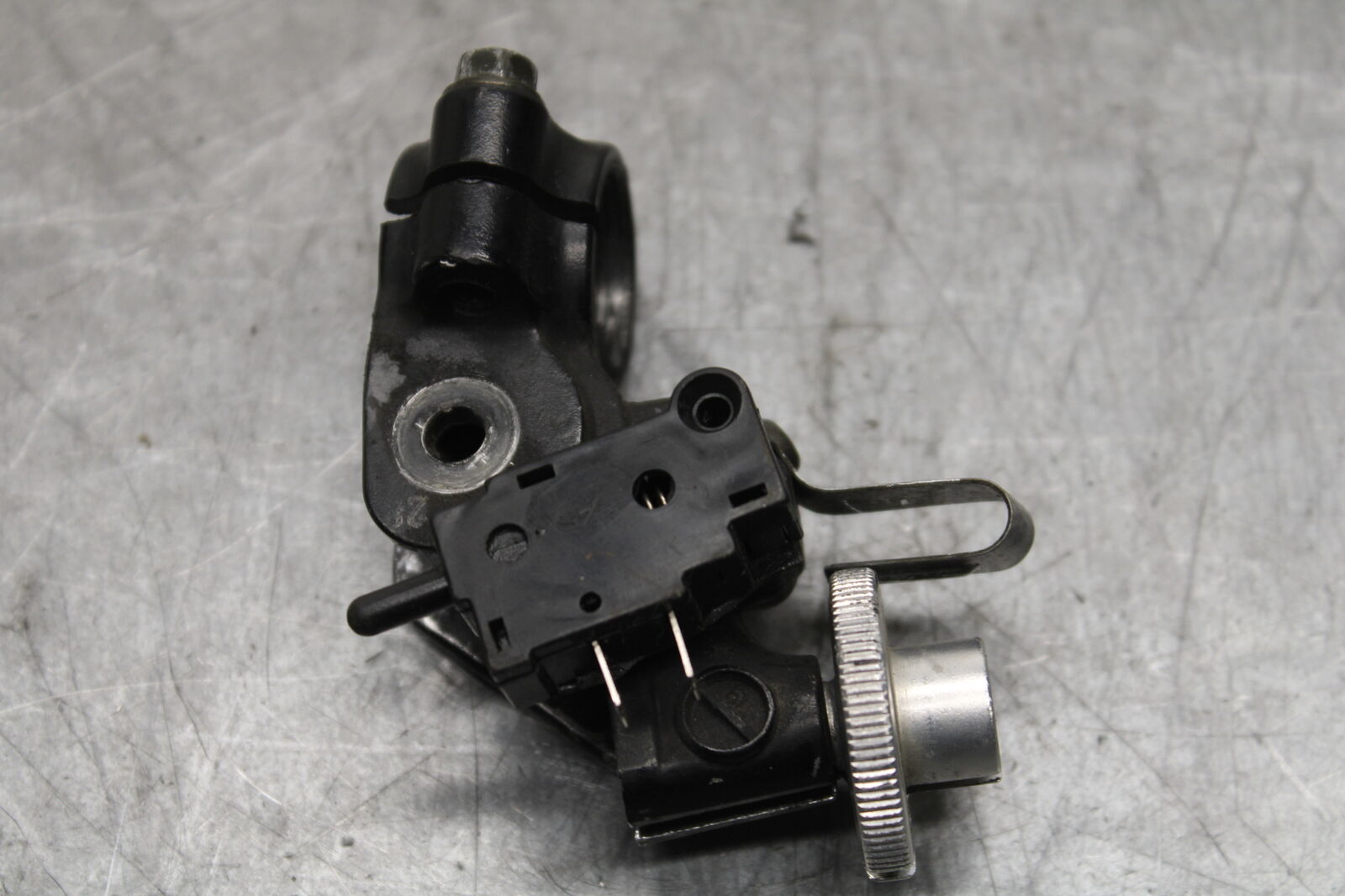 06 YAMAHA YZF R6 CLUTCH LEVER PERCH MOUNT BRACKET BB716