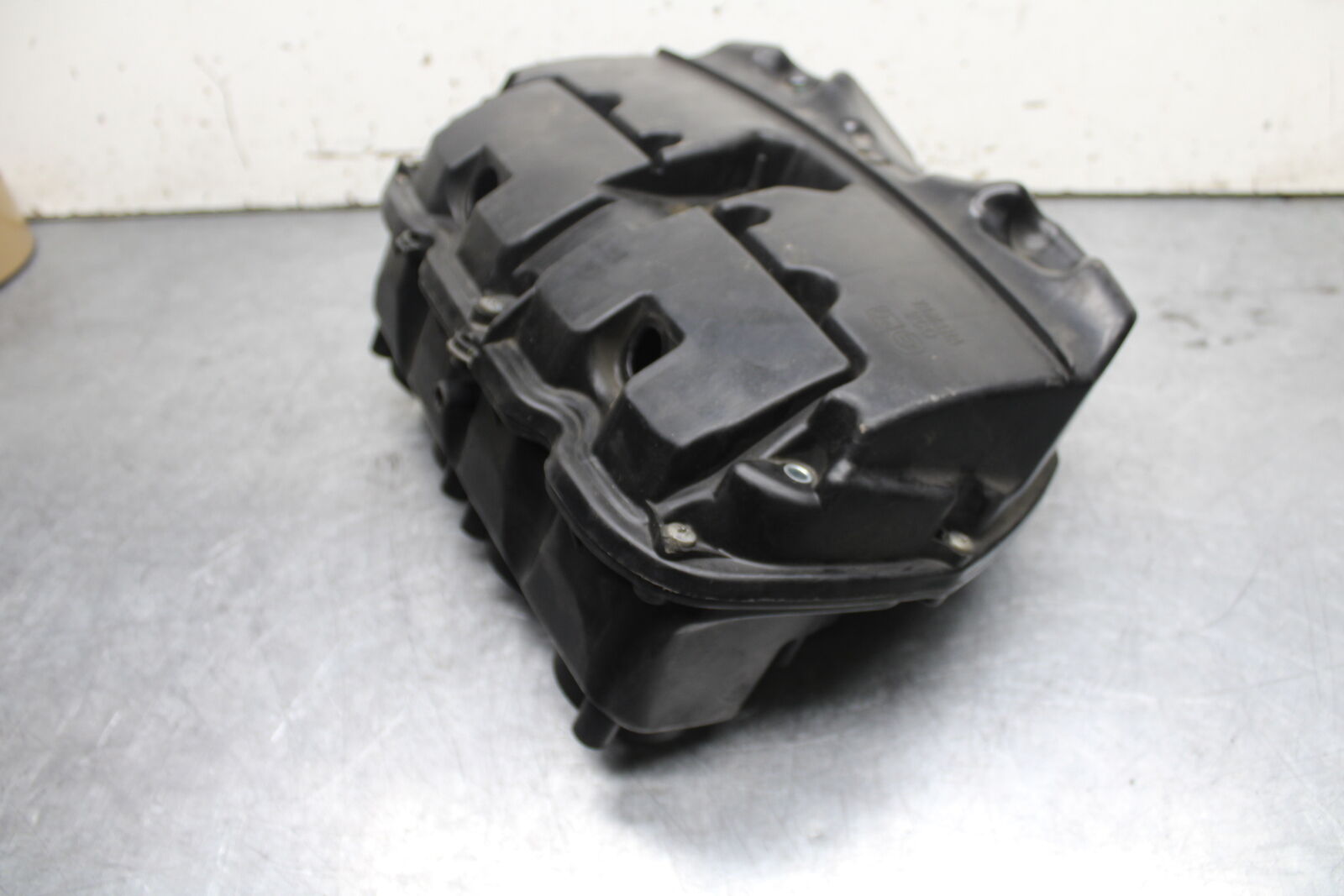 06 YAMAHA YZF R6 AIRBOX AIR INTAKE FILTER BOX BB716