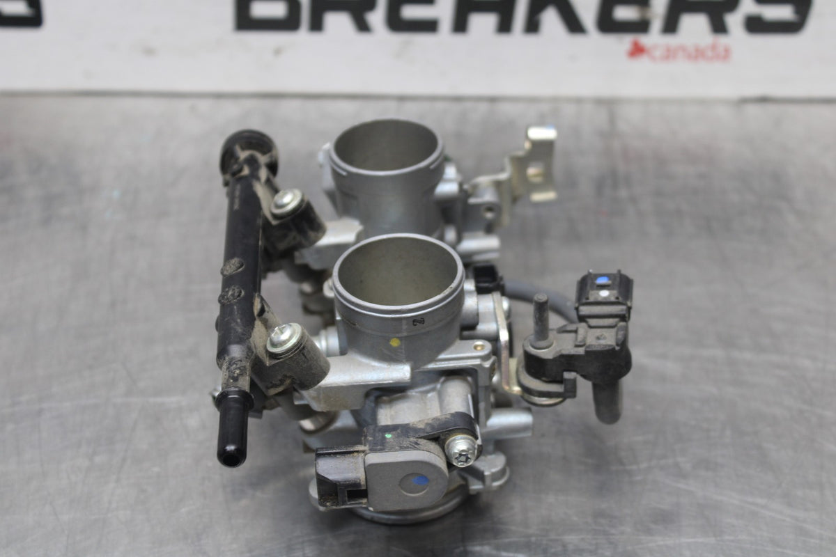 24 KAWASAKI NINJA 500 ABS MAIN FUEL INJECTORS / THROTTLE BODIES BB818