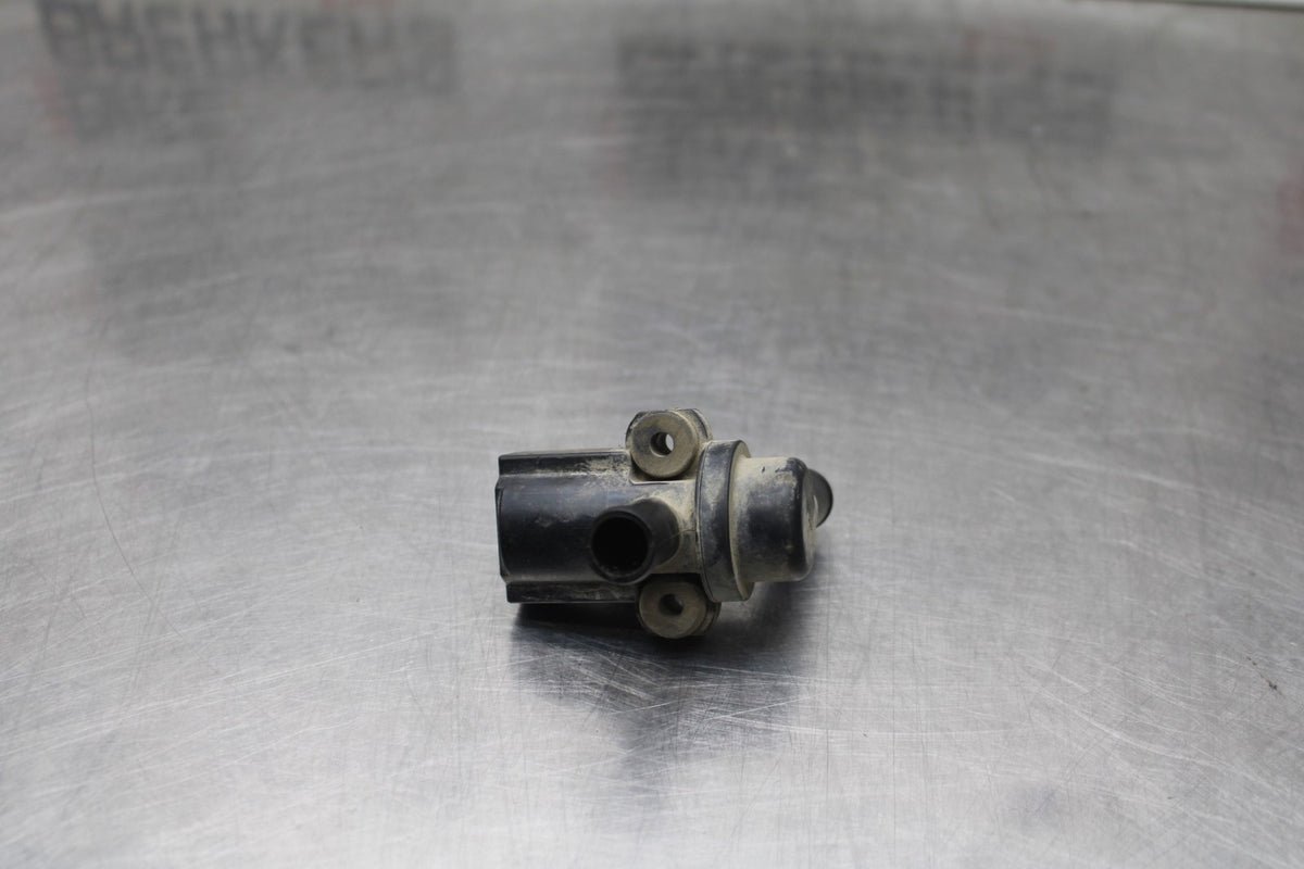 15 TRIUMPH TIGER 800 AIR VALVE SOLENOID TOP ENGINE SWITCH SENSOR BB873
