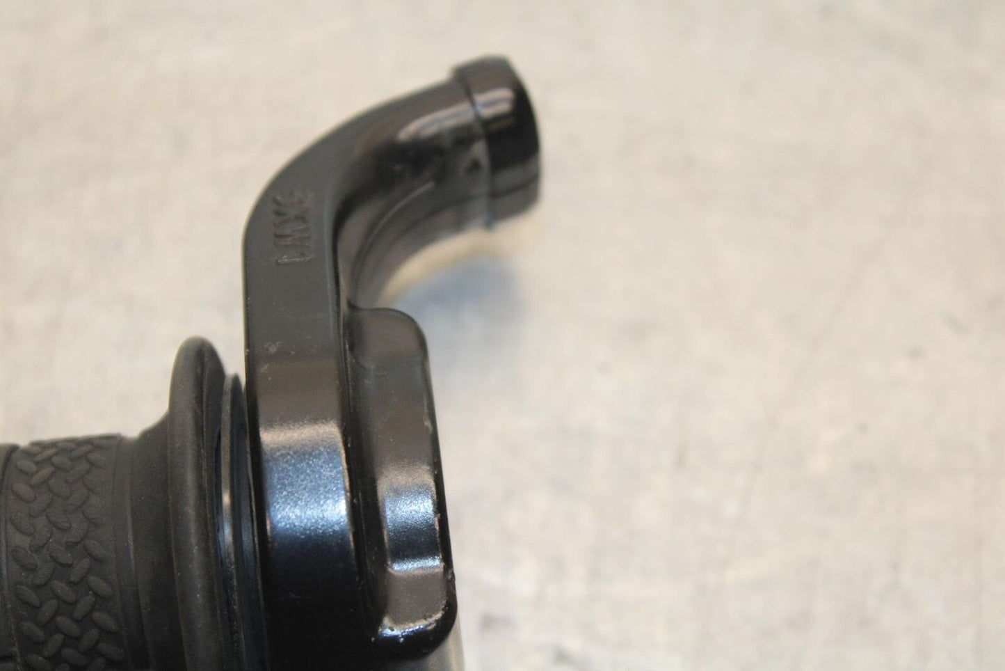 2007 Yamaha YZF R1 THROTTLE CABLE LINE HOUSING GUIDE 3XW-26282-01-00 BB83