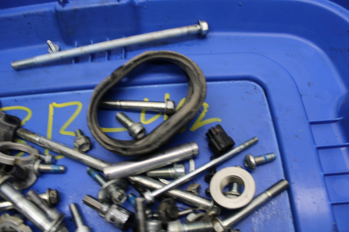 15-21 SUZUKI GSXR600 ENGINE MOUNTING BOLTS HARDWARE MOTOR SCREWS BB463