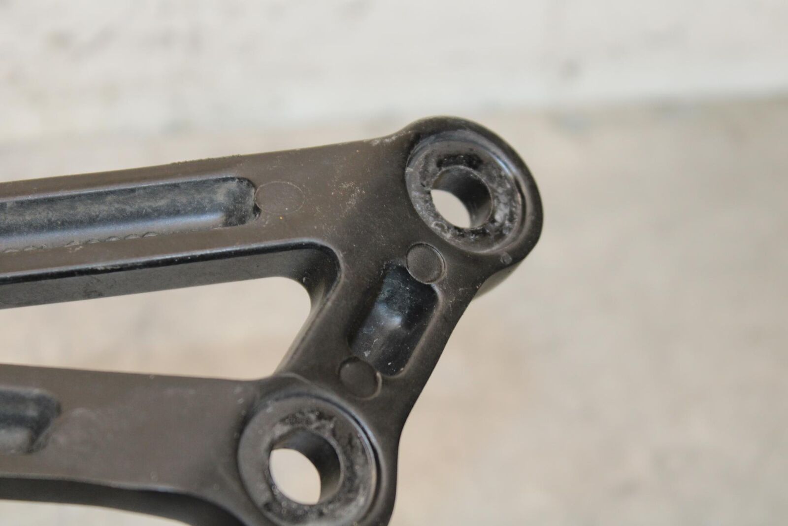 2000 Kawasaki Ninja ZX12R ZX1200A LEFT REAR BACK PASSENGER PEG 35063-1064