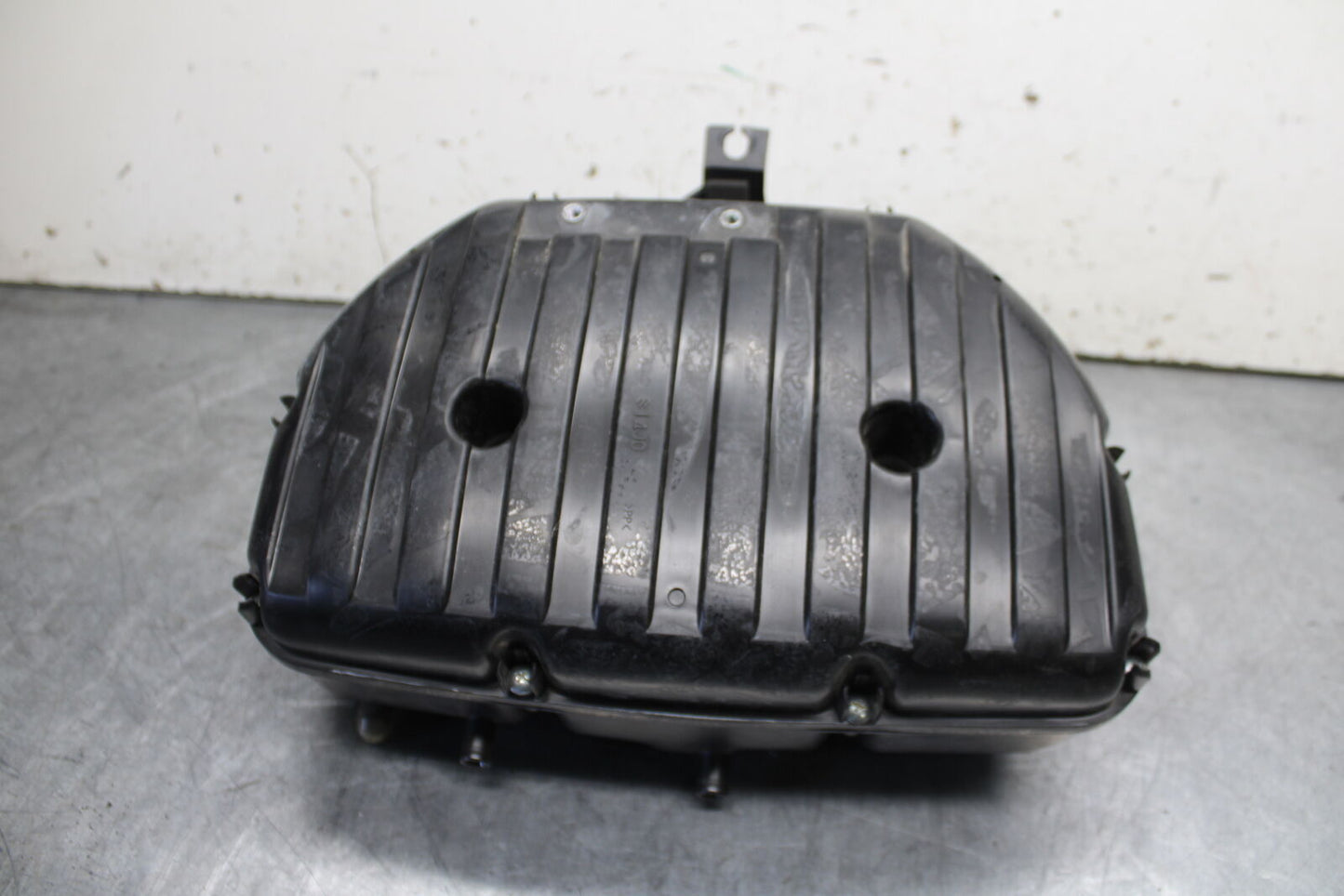11-24 SUZUKI GSXR750 AIRBOX AIR INTAKE FILTER BOX BB714