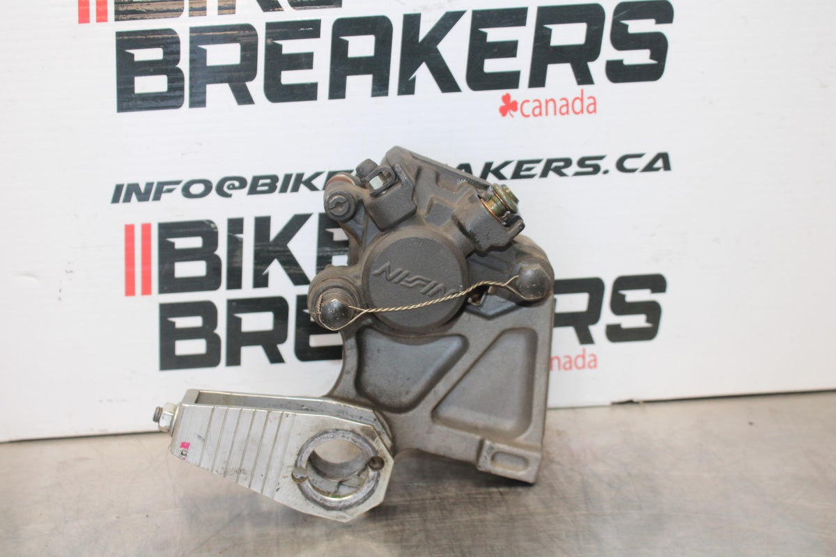 06-07 YAMAHA YZF R6 REAR BACK BRAKE CALIPER W MOUNT BRACKET BB763